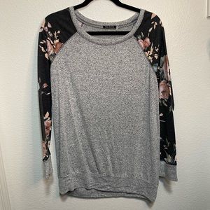 🎉 Maternity B1G1 FREE 🎉 Pink Clover Medium knit top